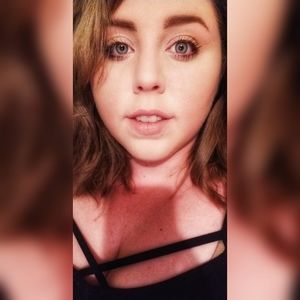 Meet your Posher, Becca